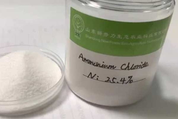 كلوريد الأمونيوم (NH₄Cl)